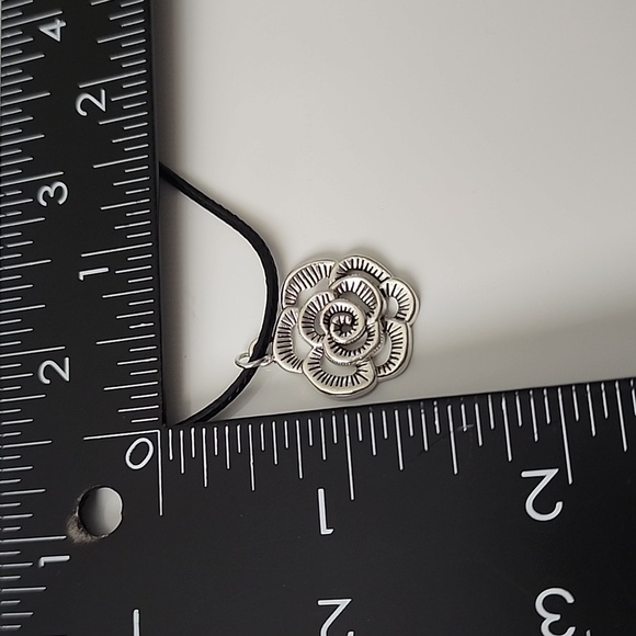 Hippie FLOWER  Necklace  Zinc alloy - Picture 3 of 3